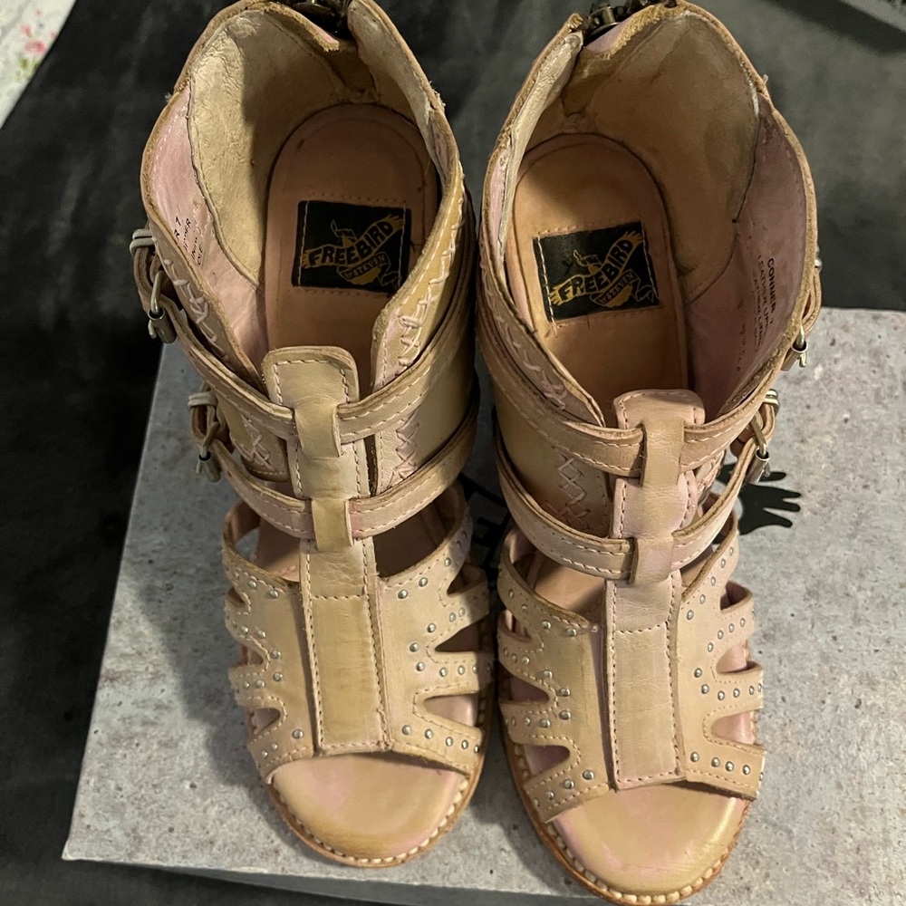 Freebird Women's Tan Sandals